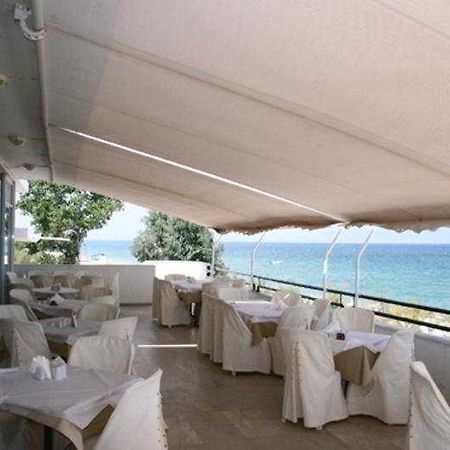 Отель Ionian Beach Kalamaki  Экстерьер фото