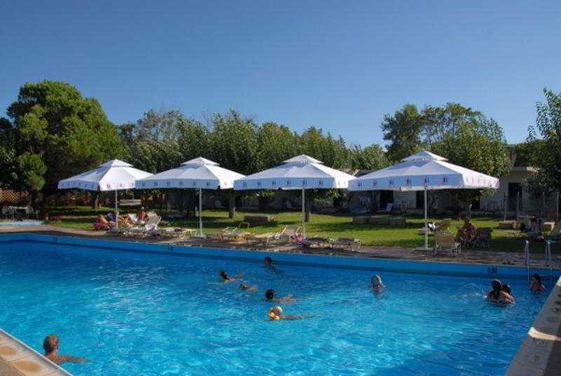 Отель Ionian Beach Kalamaki  Экстерьер фото