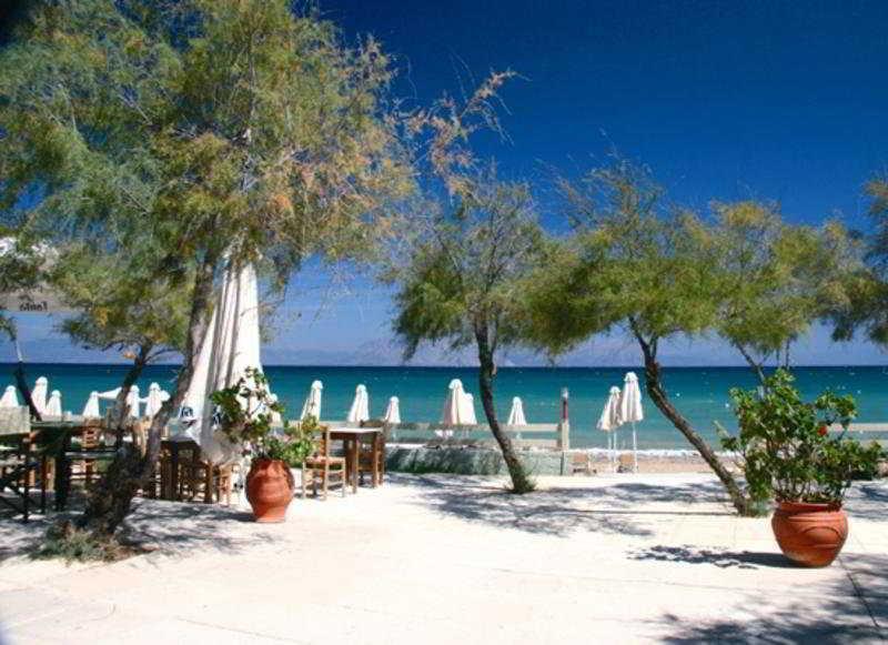 Отель Ionian Beach Kalamaki  Экстерьер фото