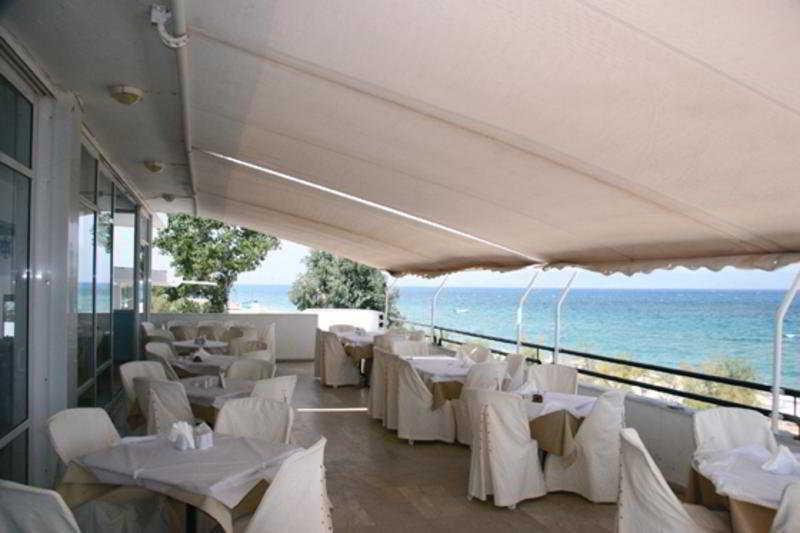 Отель Ionian Beach Kalamaki  Экстерьер фото